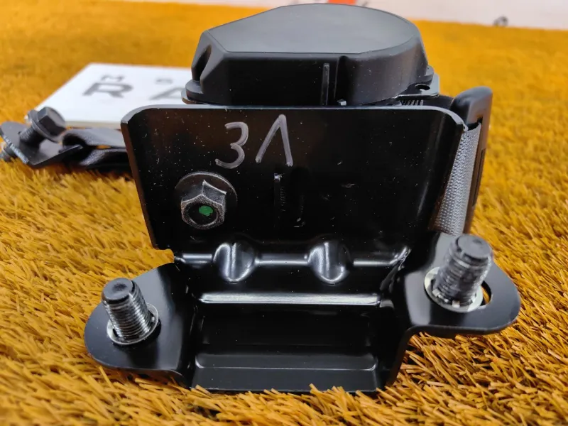 Ремень безопасности