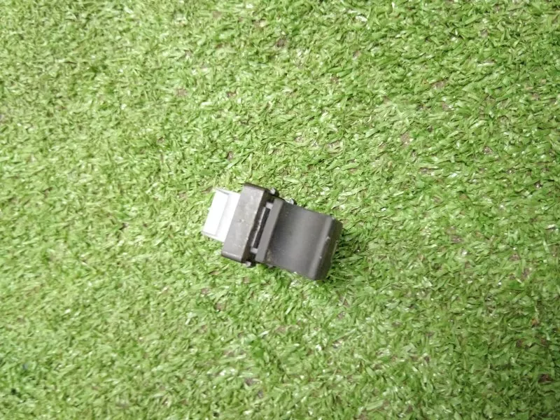 Кнопка стеклоподъемника