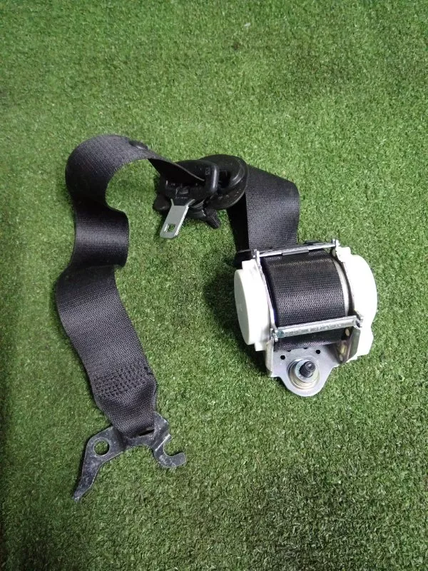 Ремень безопасности