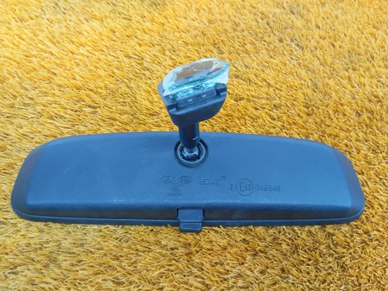 Зеркало заднего вида