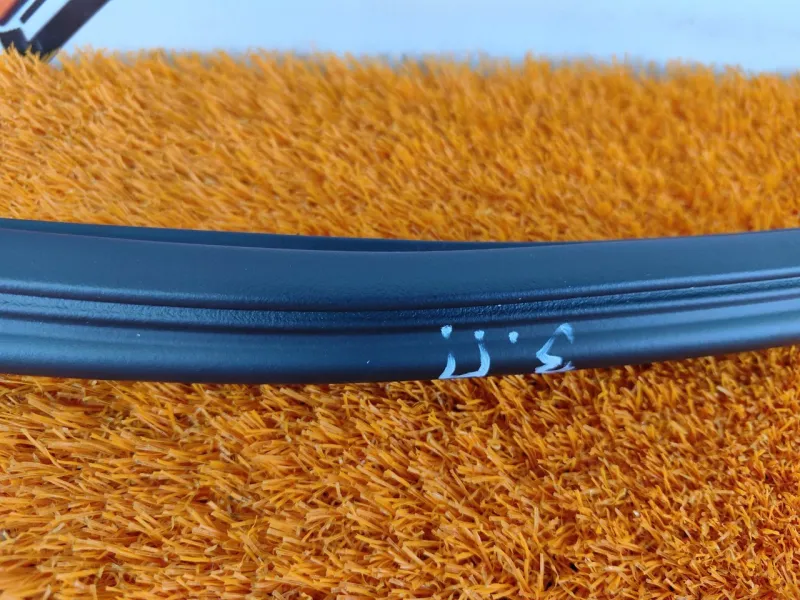 Уплотнитель проема двери