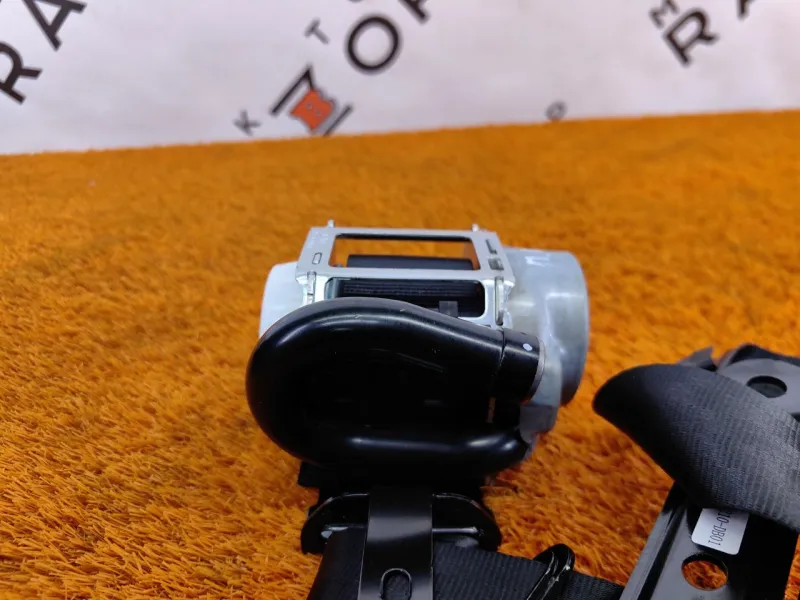 Ремень безопасности