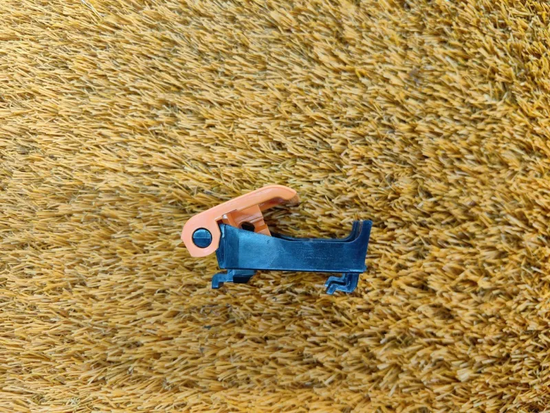 Ручка открывания капота