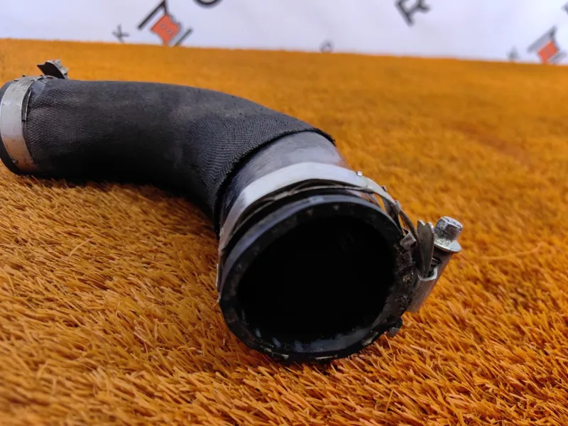 Патрубок интеркулера