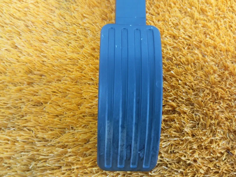 Педаль газа